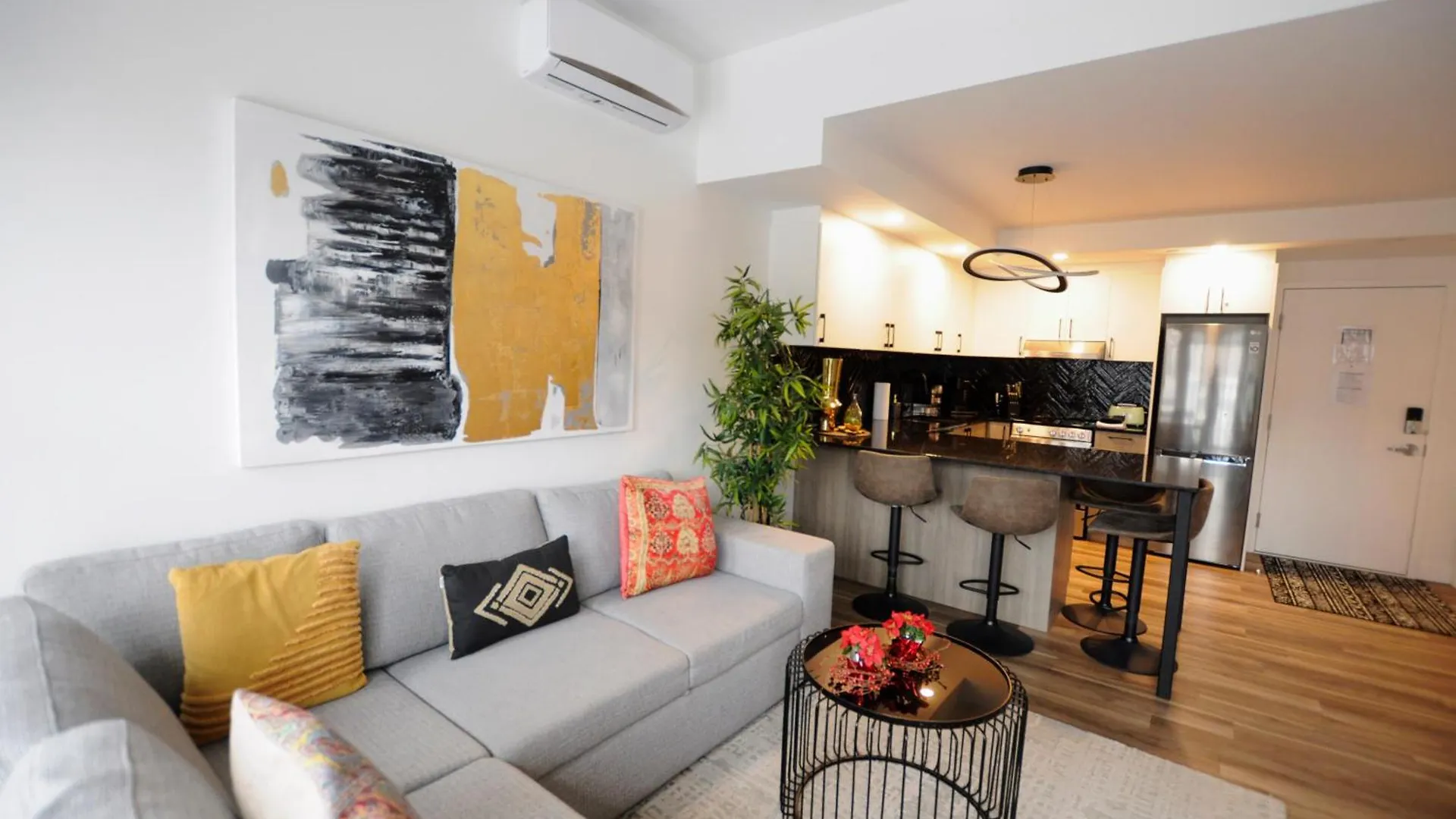 Downtown Penthouse Condo With Breathtaking City Views Quebec City